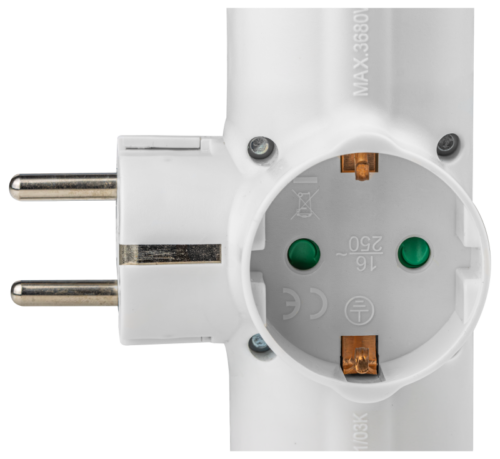 Adapter gniazdo z przełącznikiem białe Adapter gniazdo z przełącznikiem białeKACS3