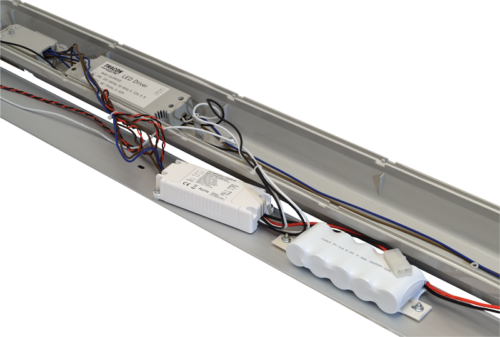 LV1224E-2 Oprawa hermetyczna LED,inwerterowy zest. uzupełniaj. 230 V 50 Hz 30 W/3W LV1530E TRACON